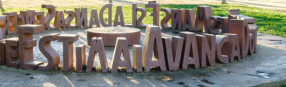 Escultura. Obra Publica. Roser Garriga, escultora, artista visual